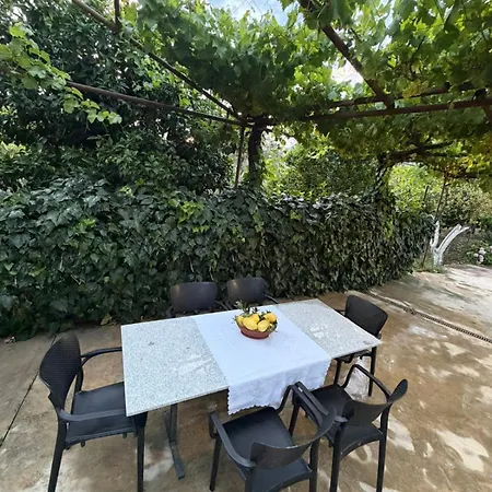 Ferienhaus The Hidden Orchard Near Saranda *